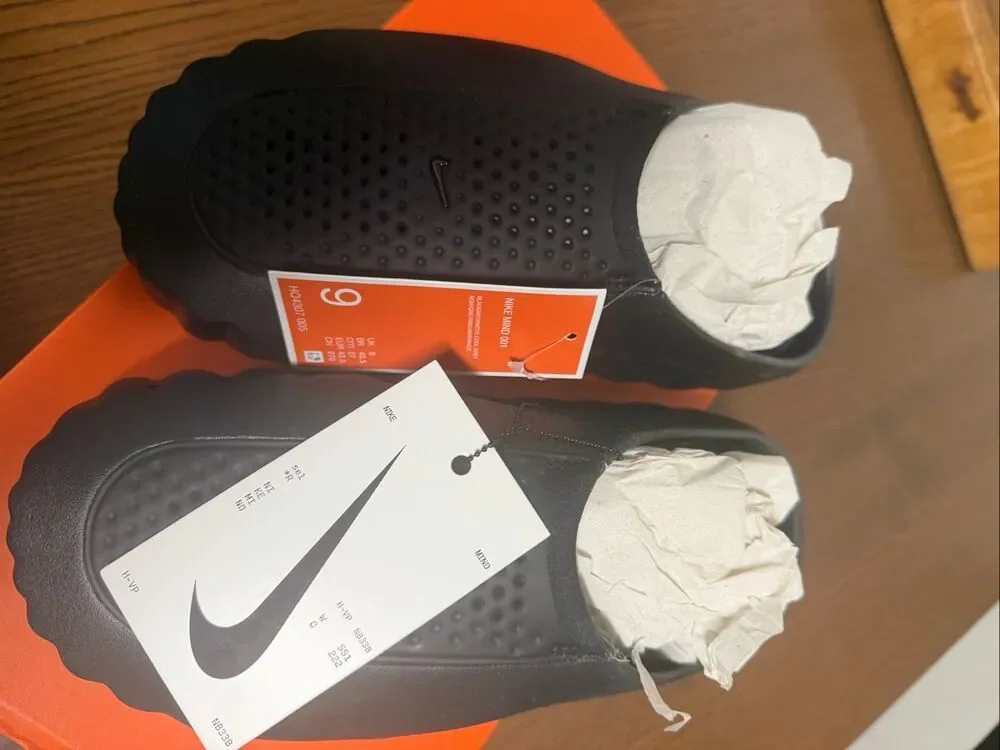 NIKE MIND 001 sz 9 authentic w/ receipt from Nike